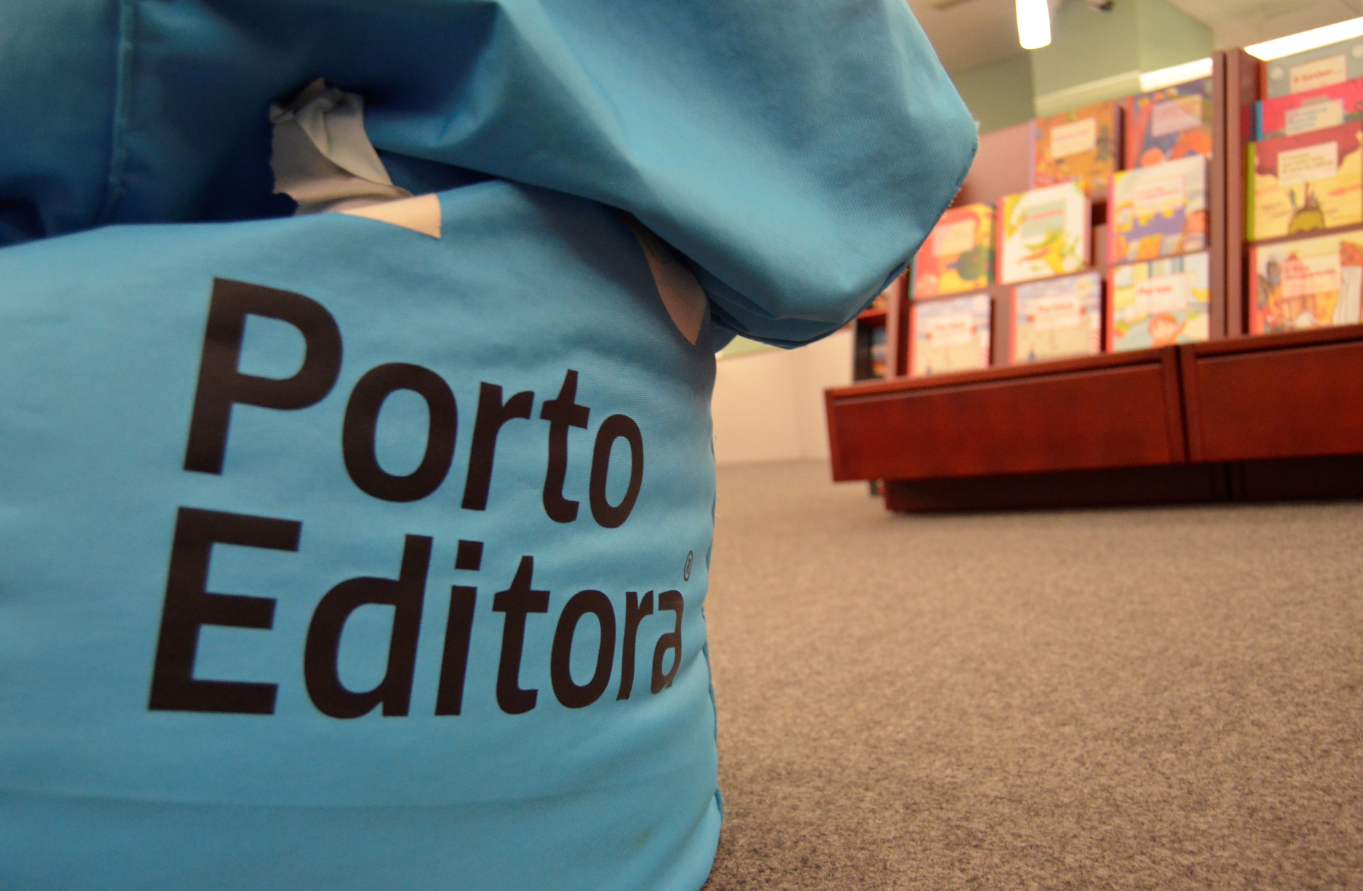 Interior da Porto Editora: "Espaço Professor" - por Diana Ferreira