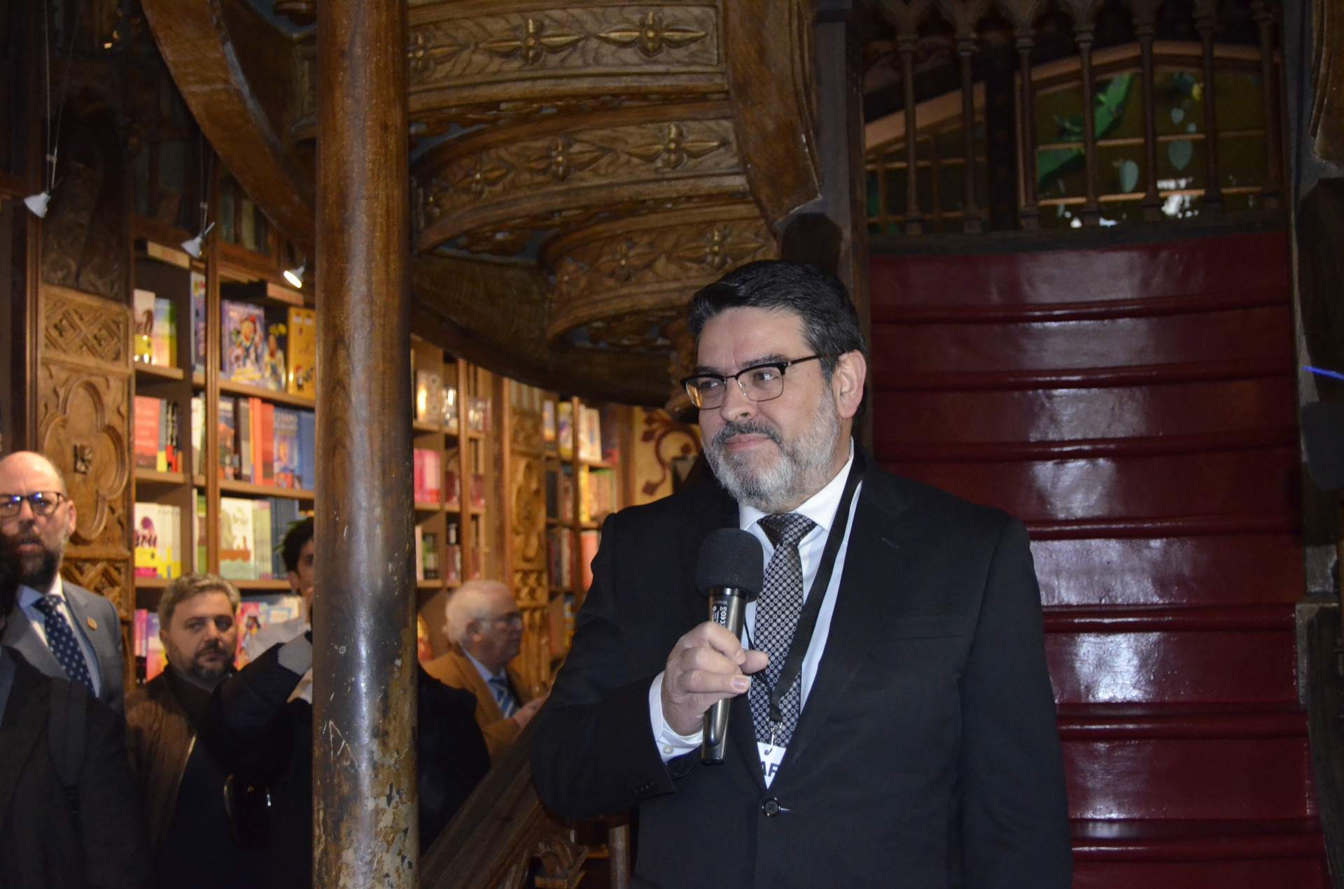 Representante Lello: Manuel de Sousa, por Diana Ferreira